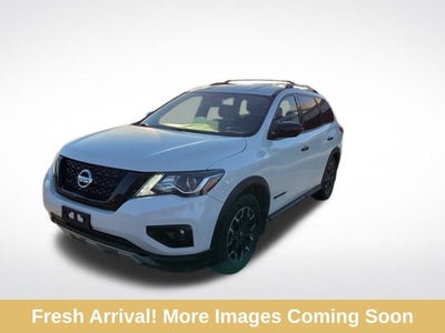 2020 Nissan Pathfinder SV