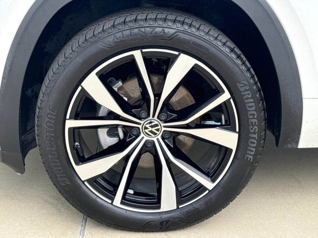 2024 Volkswagen Atlas Cross Sport 2.0T SEL Premium R-Line
