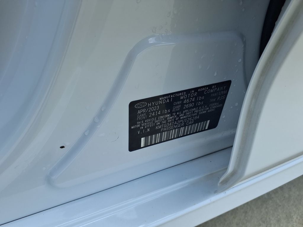 2023 Genesis G70 2.0T