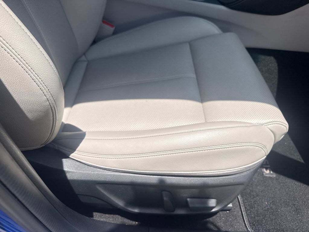 2022 Genesis G70 2.0T