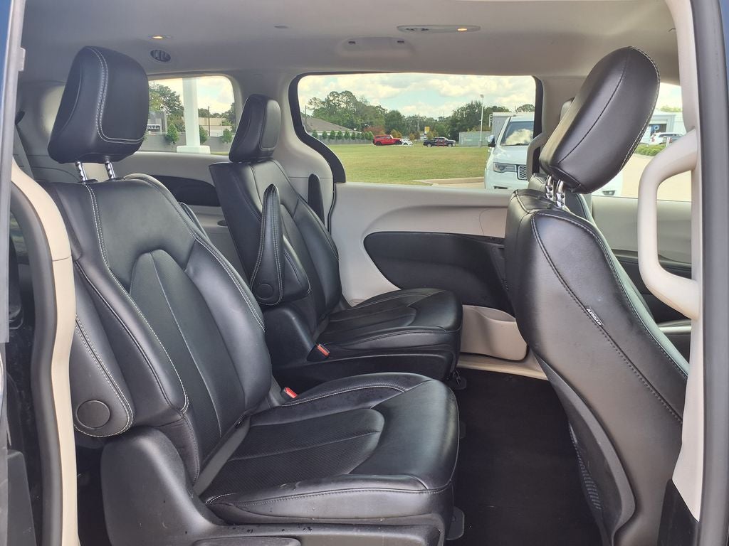 2024 Chrysler Pacifica Hybrid Select