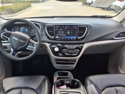 2024 Chrysler Pacifica Hybrid Select