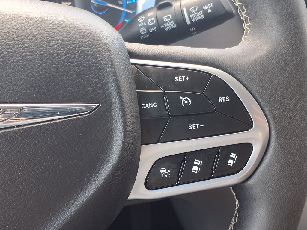2024 Chrysler Pacifica Hybrid Select