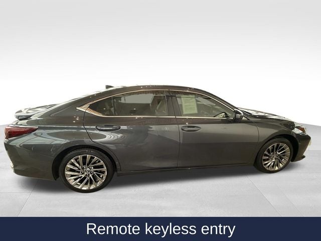 2025 Lexus ES 300h Luxury
