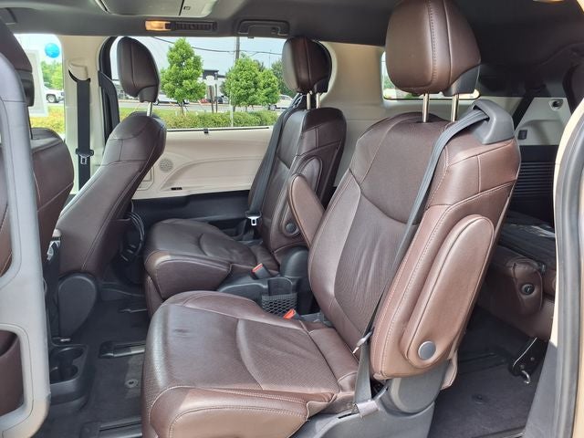 2021 Toyota Sienna Platinum 7 Passenger