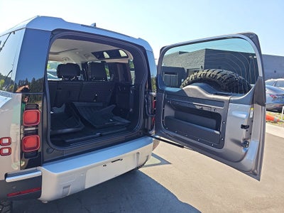 2023 Land Rover Defender 110 SE