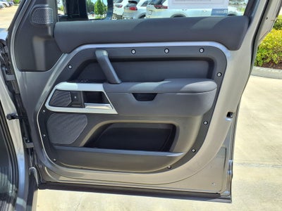 2023 Land Rover Defender 110 SE