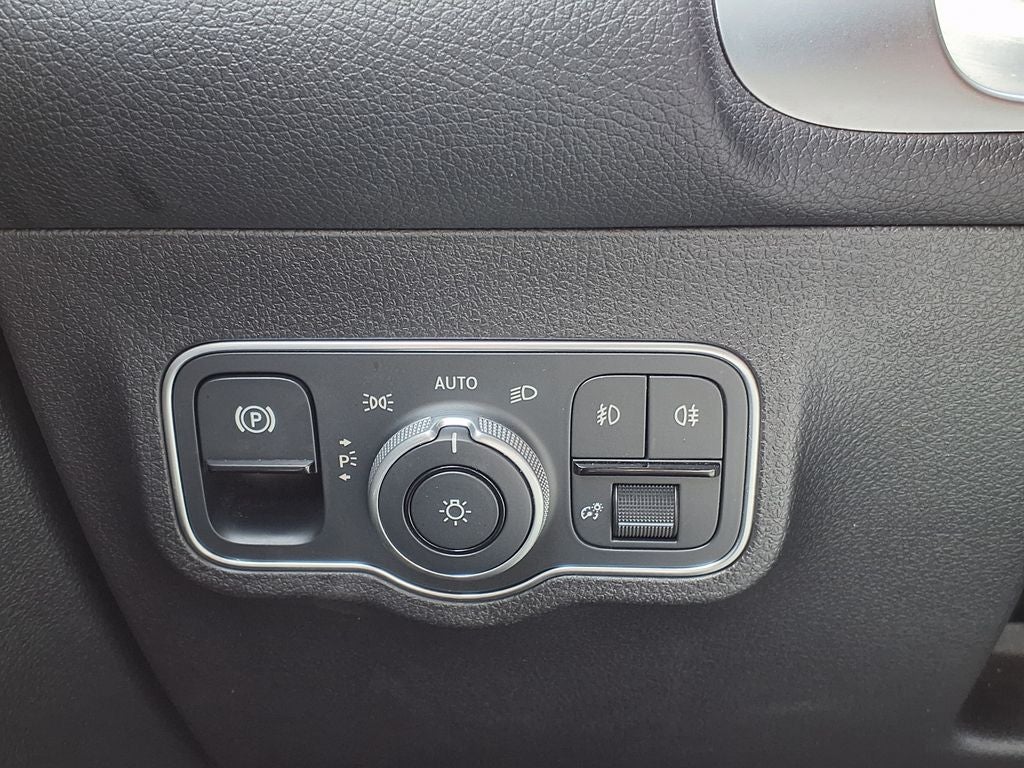 2025 Mercedes-Benz GLB GLB 250 4MATIC®