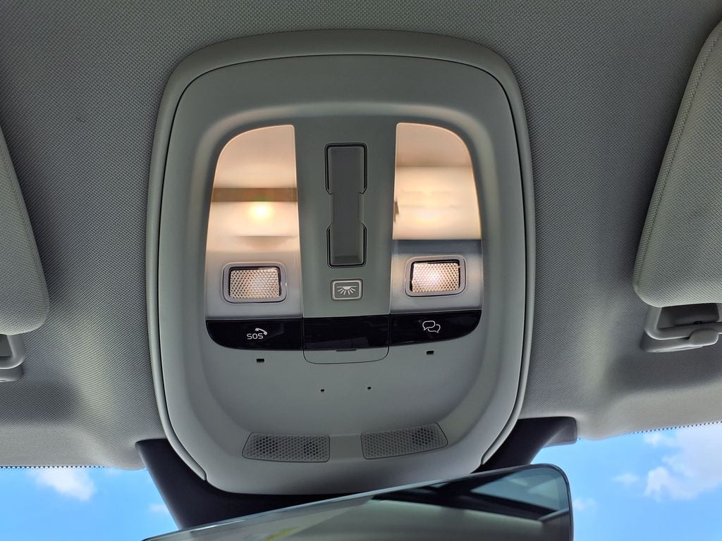 2025 Volvo XC90 B6 Plus 6-Seater