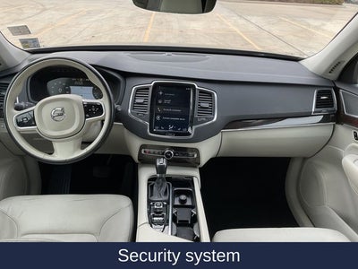 2018 Volvo XC90 T6 Momentum