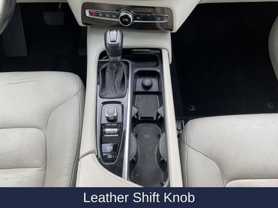 2018 Volvo XC90 T6 Momentum