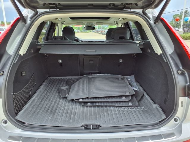 2023 Volvo XC60 B5 Ultimate Bright Theme