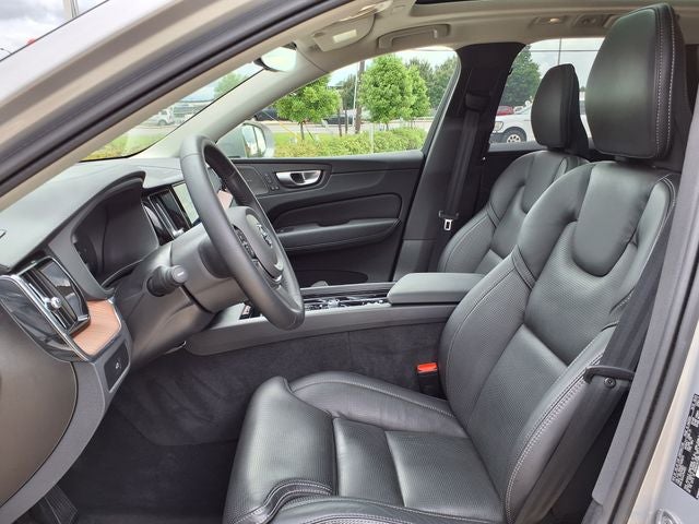 2023 Volvo XC60 B5 Ultimate Bright Theme