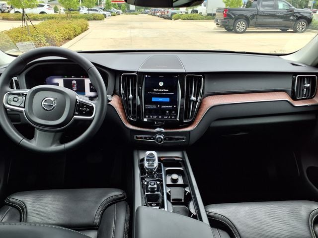 2023 Volvo XC60 B5 Ultimate Bright Theme