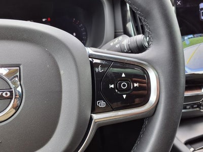 2023 Volvo XC60 B5 Ultimate Bright Theme
