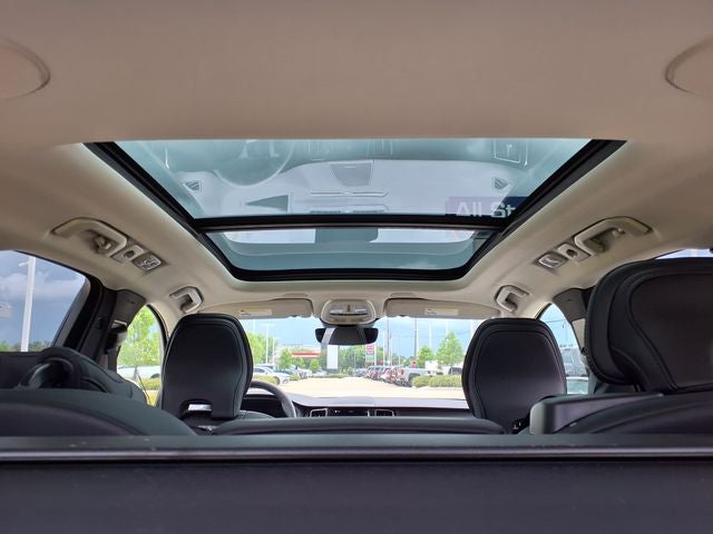 2023 Volvo XC60 B5 Ultimate Bright Theme
