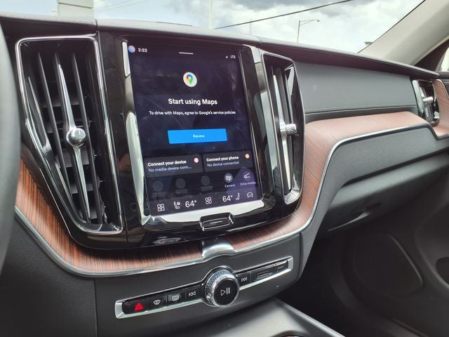 2023 Volvo XC60 B5 Ultimate Bright Theme