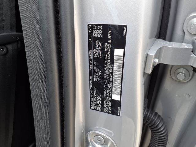 2023 Volvo XC60 B5 Ultimate Bright Theme
