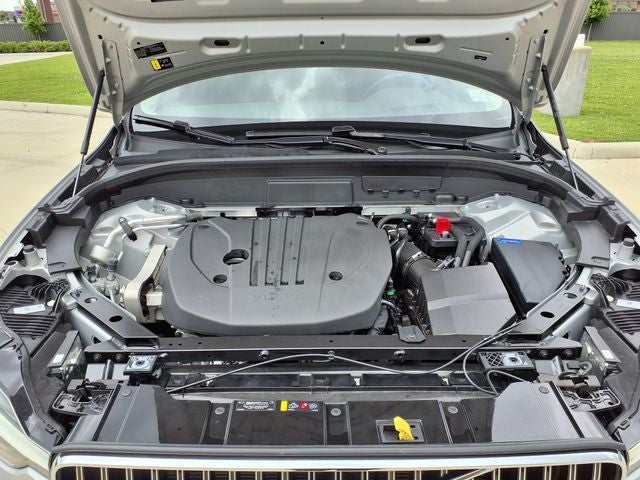 2023 Volvo XC60 B5 Ultimate Bright Theme
