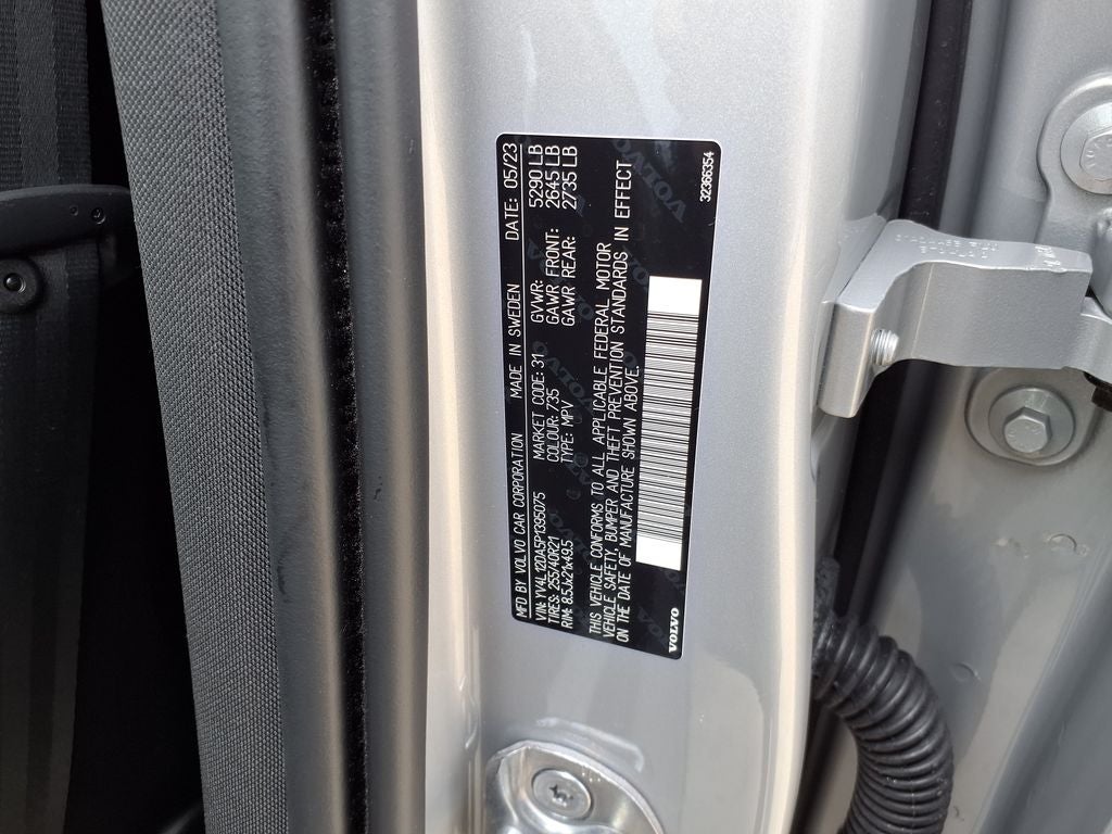 2023 Volvo XC60 B5 Ultimate Bright Theme