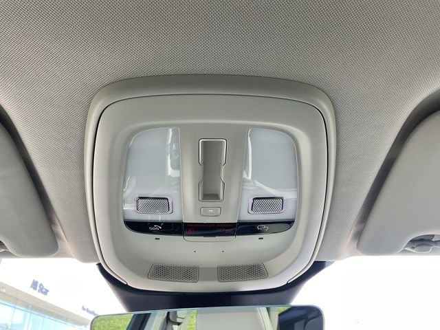 2023 Volvo XC60 B5 Ultimate Bright Theme