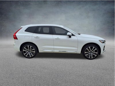2023 Volvo XC60 B5 Ultimate Bright Theme
