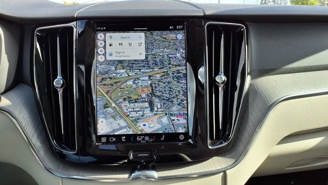 2023 Volvo XC60 B5 Plus Dark Theme