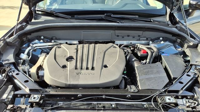 2023 Volvo XC60 B5 Plus Dark Theme