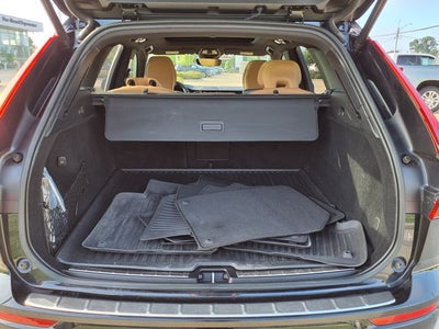 2023 Volvo XC60 B5 Ultimate Dark Theme