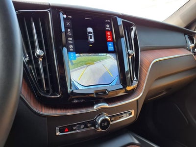 2023 Volvo XC60 B5 Ultimate Dark Theme