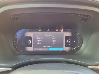 2023 Volvo XC60 B5 Ultimate Dark Theme