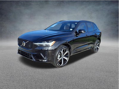 2023 Volvo XC60 B5 Ultimate Dark Theme