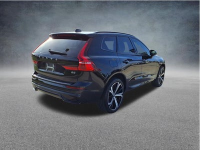 2023 Volvo XC60 B5 Ultimate Dark Theme