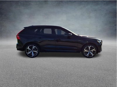2023 Volvo XC60 B5 Ultimate Dark Theme