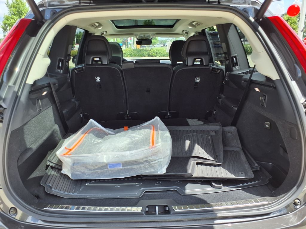 2024 Volvo XC90 B5 Plus