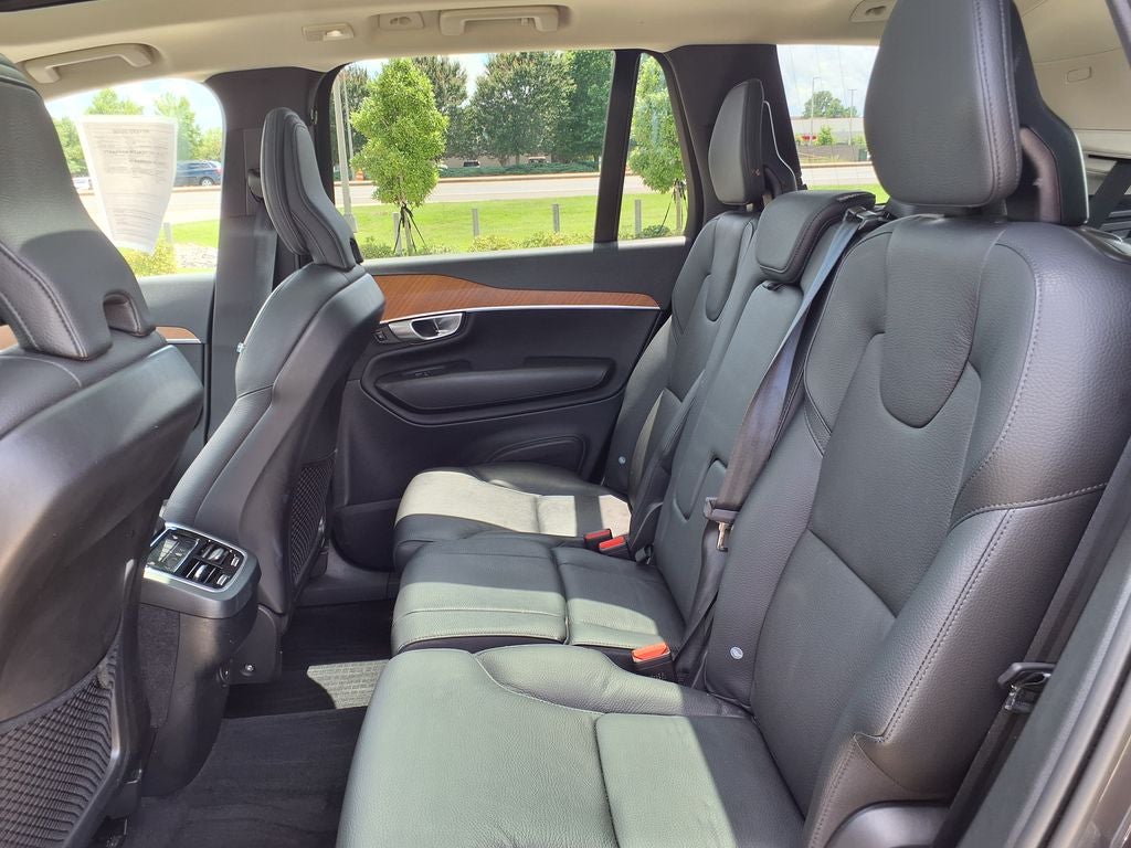 2024 Volvo XC90 B5 Plus