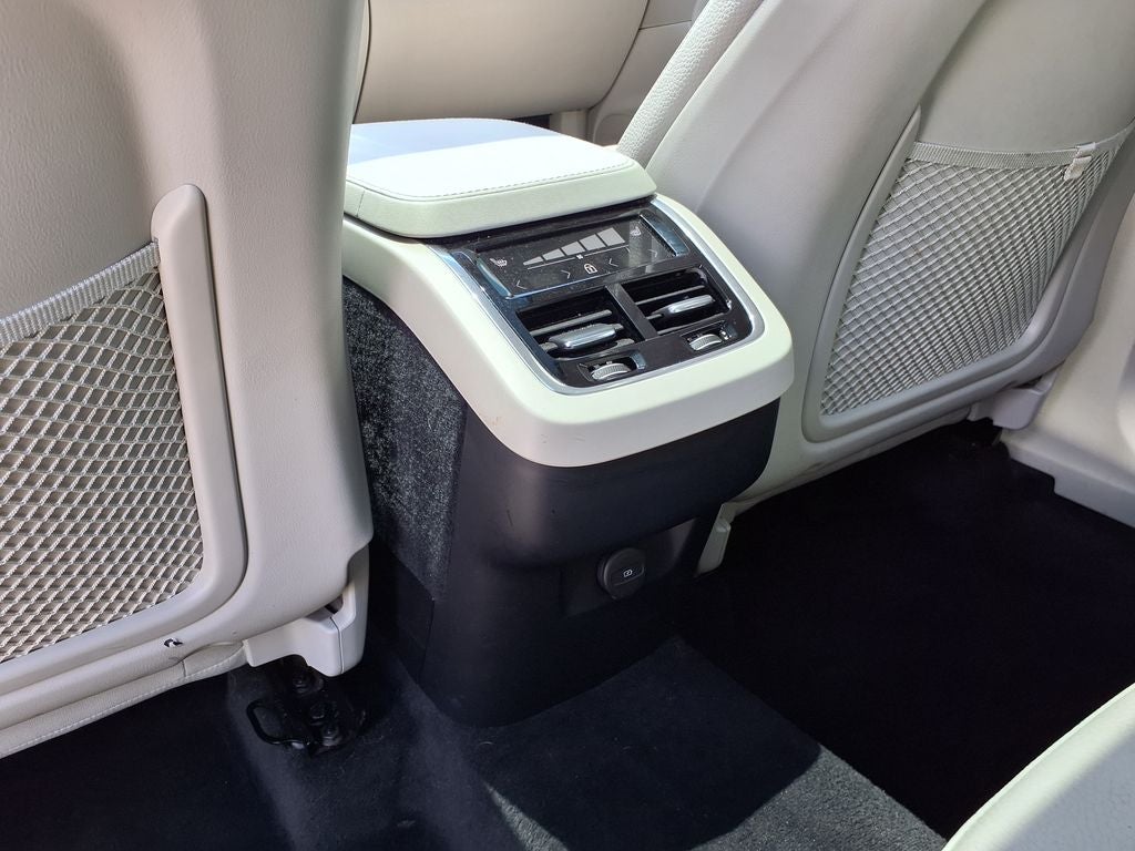 2023 Volvo XC90 B5 Core