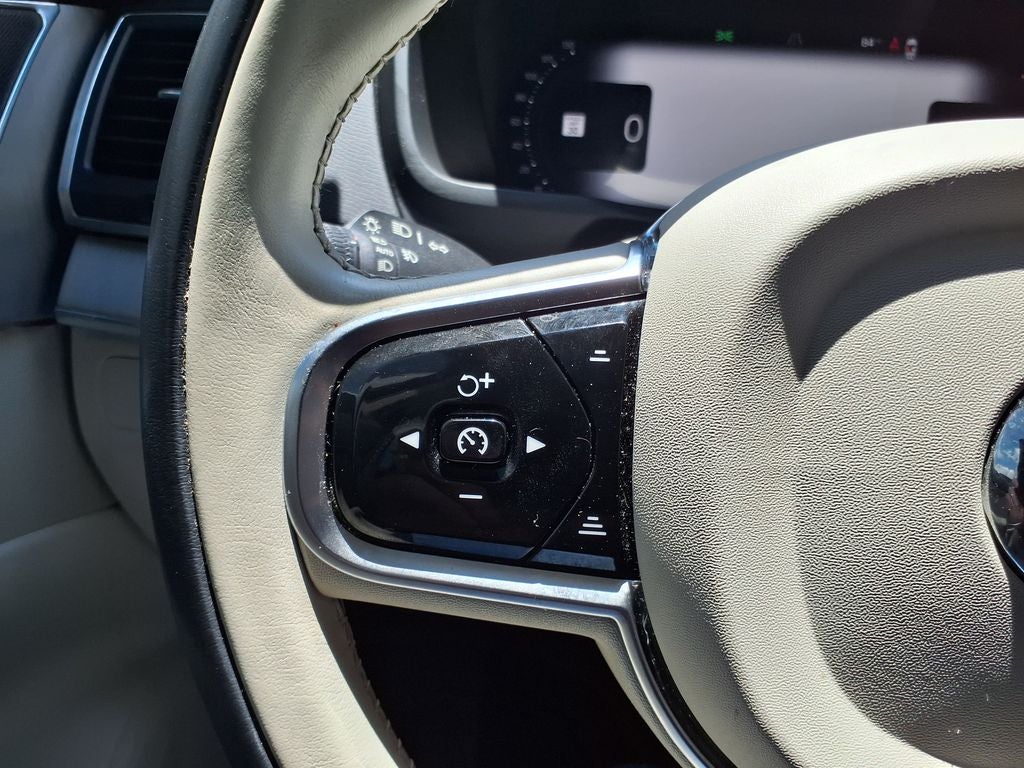 2023 Volvo XC90 B5 Core
