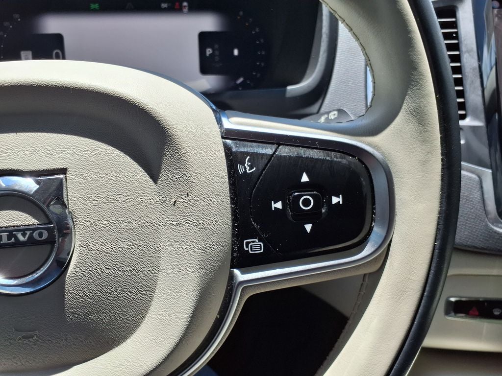 2023 Volvo XC90 B5 Core
