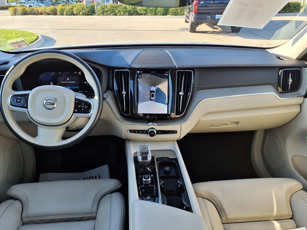 2023 Volvo XC60 B5 Ultimate Bright Theme
