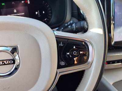 2023 Volvo XC60 B5 Ultimate Bright Theme