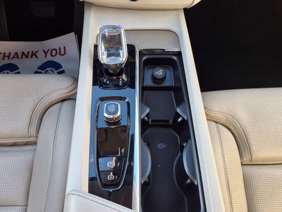2023 Volvo XC60 B5 Ultimate Bright Theme