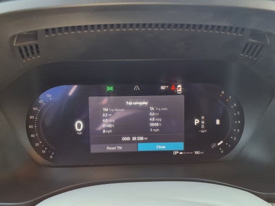 2023 Volvo XC60 B5 Ultimate Bright Theme