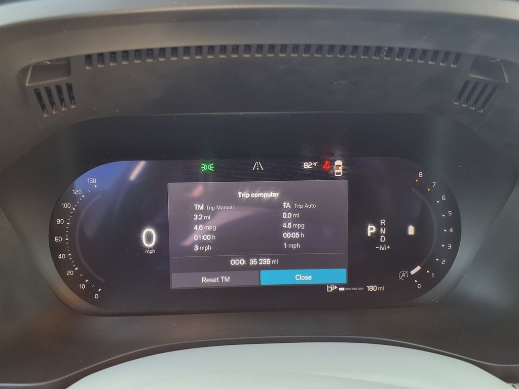2023 Volvo XC60 B5 Ultimate Bright Theme