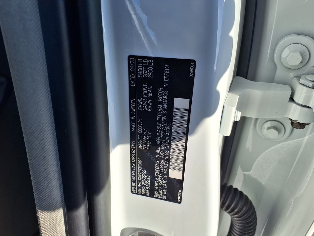 2023 Volvo XC60 B5 Ultimate Bright Theme