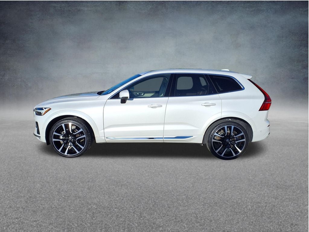 2023 Volvo XC60 B5 Ultimate Bright Theme