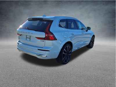 2023 Volvo XC60 B5 Ultimate Bright Theme