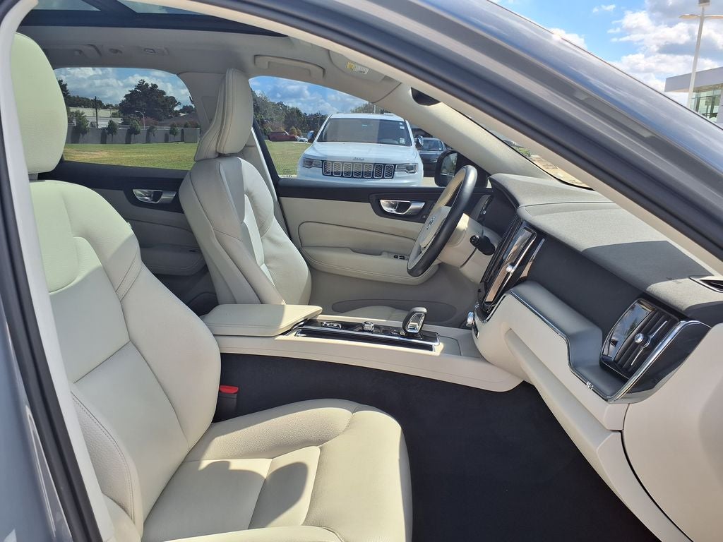 2024 Volvo XC60 B5 Core