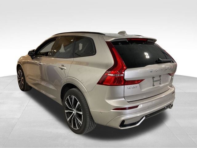2024 Volvo XC60 B5 Plus Dark Theme