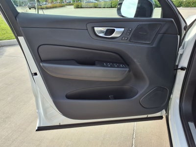 2024 Volvo XC60 B5 Plus Dark Theme